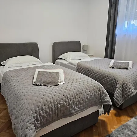 Apartment Lara
