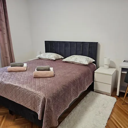 Lara Apartment