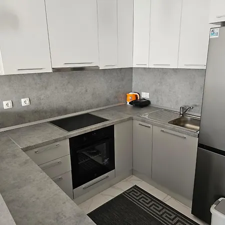 Lara Apartment *